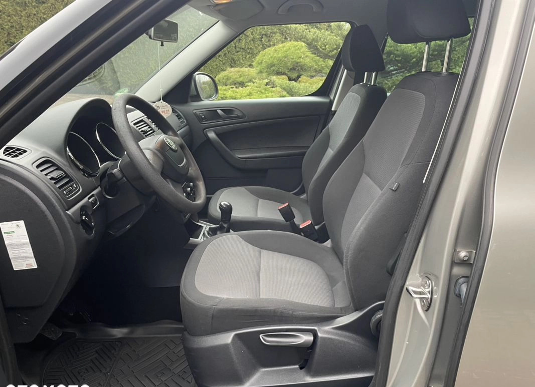 Skoda Yeti cena 39800 przebieg: 174000, rok produkcji 2013 z Strzelce Opolskie małe 562